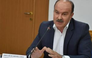 Михаил Цимбалюк: Но каким-то образом неслучайно рента для марганцевой руды не изменилась. Потому что эта руда принадлежит представителям другого олигарха