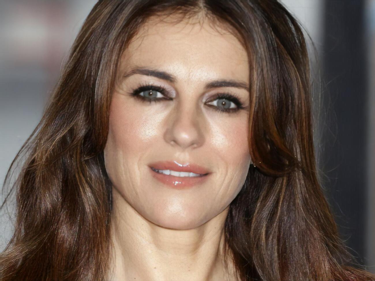 Херли дебютировала в кино в 1987 году