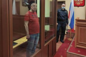 Жданова звільнили в будівлі суду