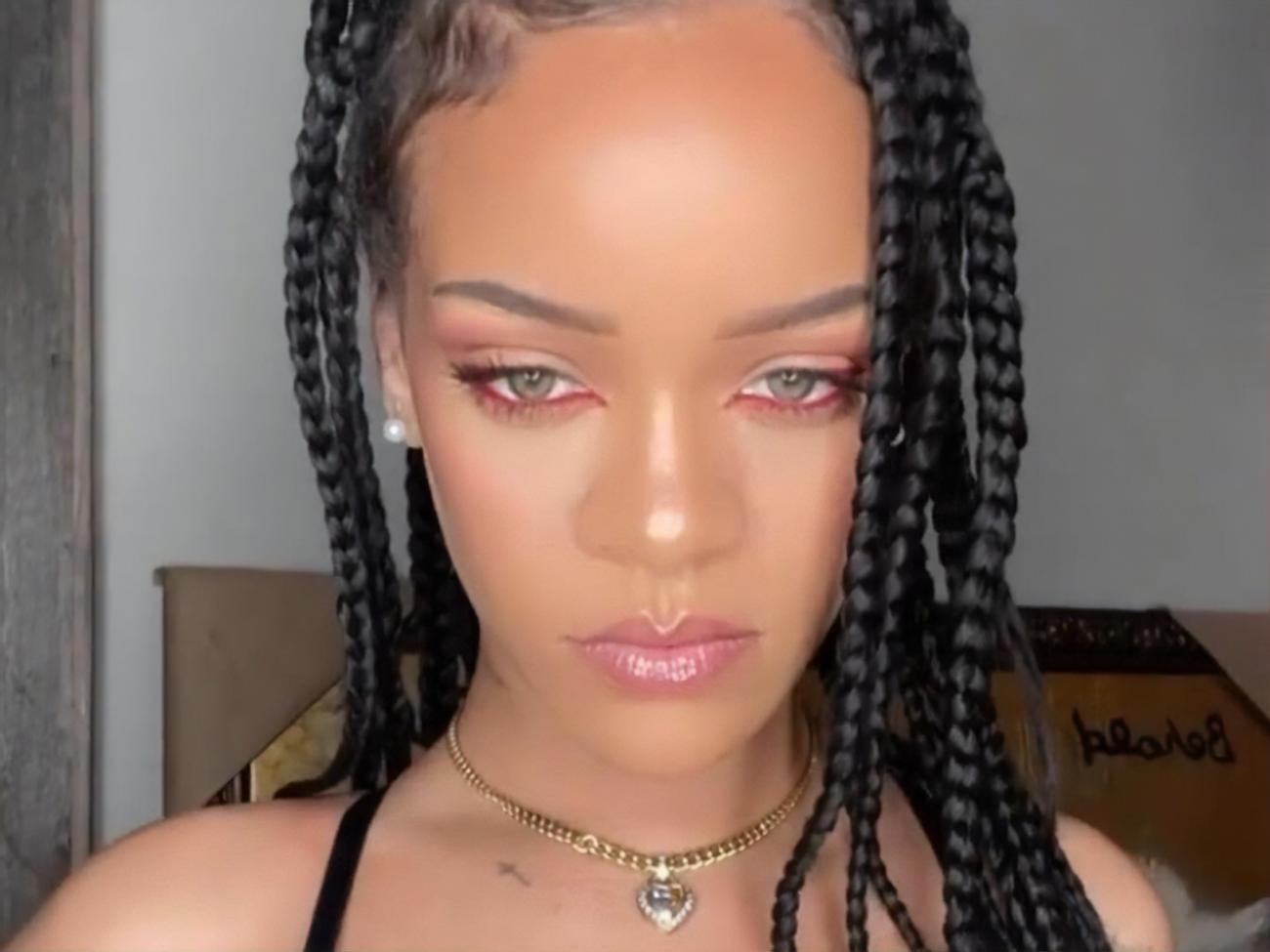 Ріанна знялася у грайливому образі