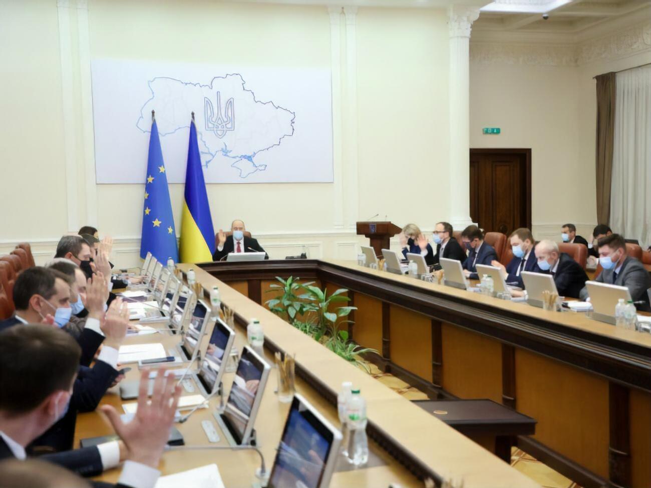 Нынешний премьер Шмыгаль на условных "выборах премьер-министра" получил бы 3% голосов