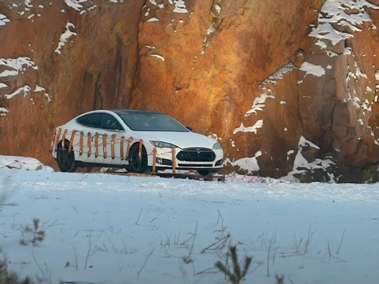 Владелец не захотел менять аккумулятор в автомобиле