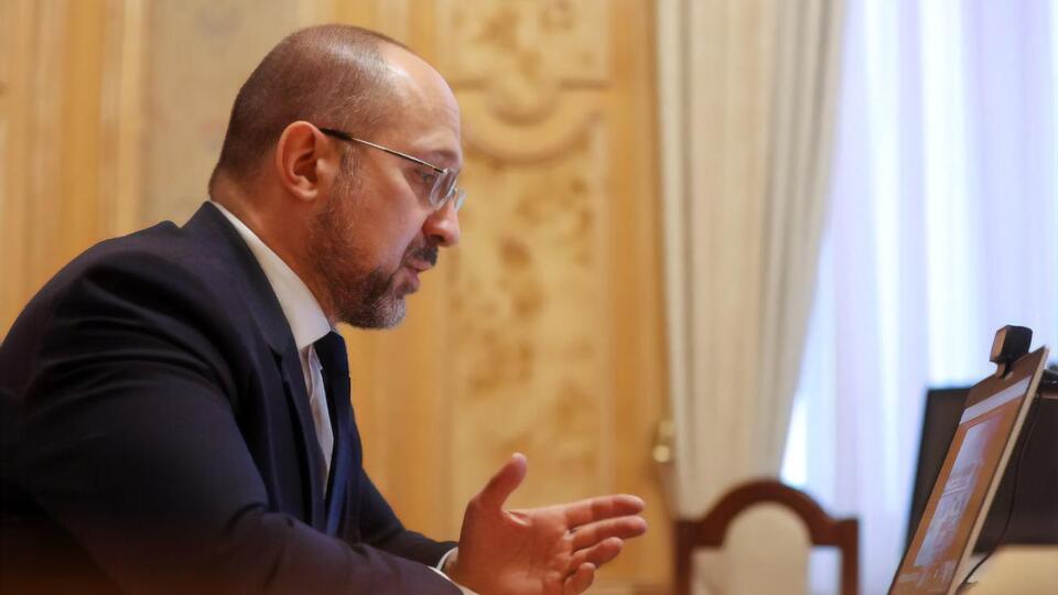 Шмигаль вимагає надати можливість українцям, вакцинованим за кордоном, перенести сертифікати у "Дію"