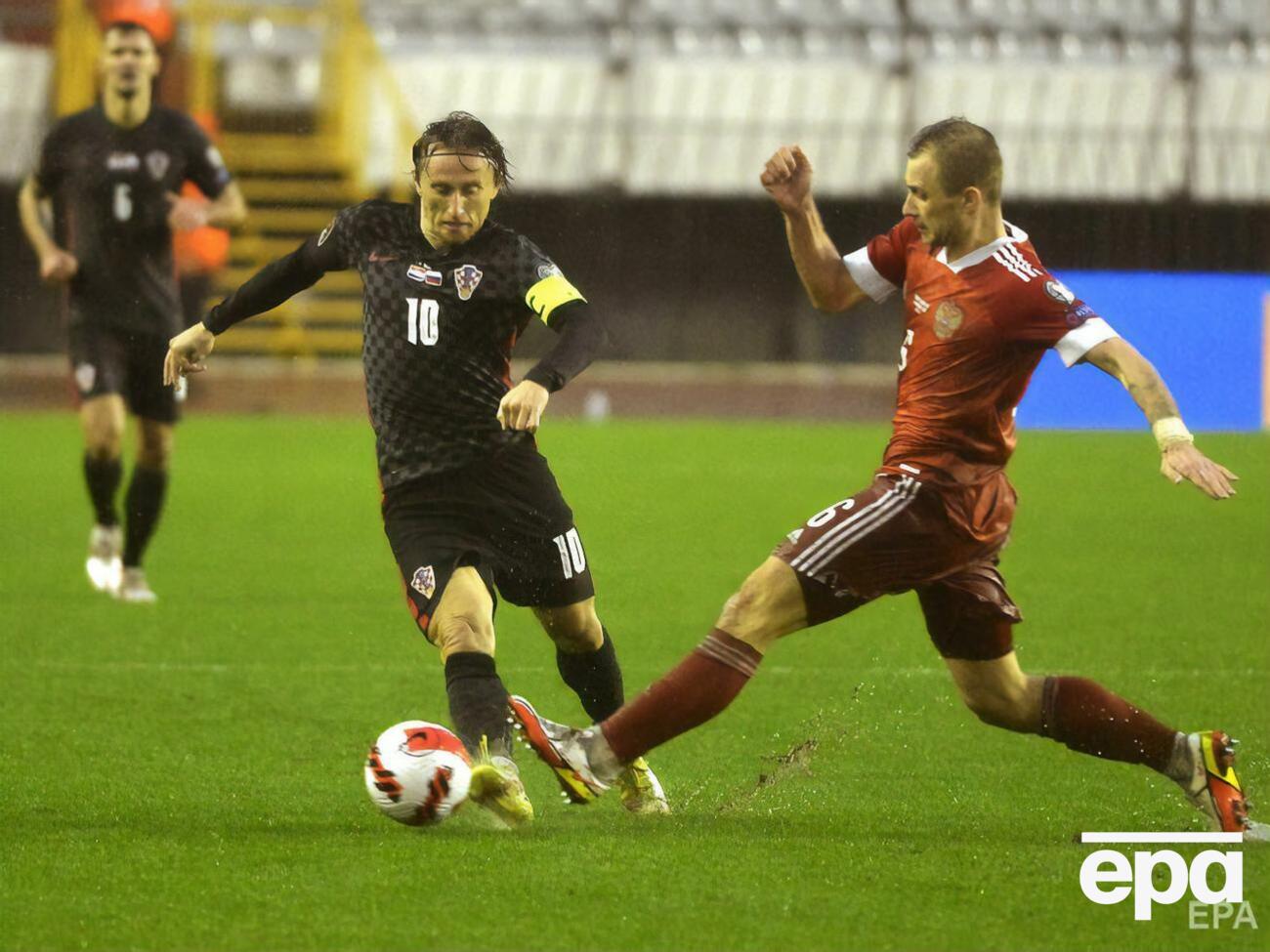 Збірна Росії (у червоному) програла команді Хорватії у вирішальному матчі відбору на ЧС 2022 року