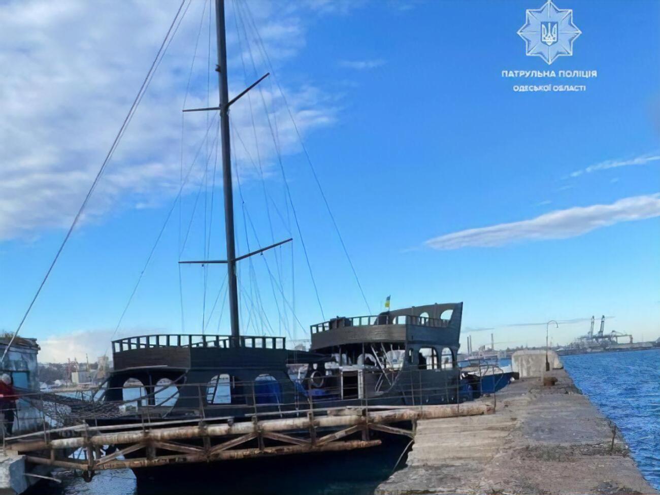 Яхта далеко от места стоянки не уплыла