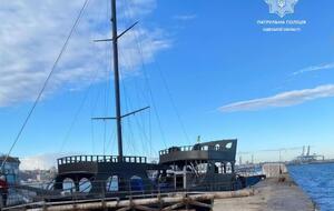 Яхта далеко от места стоянки не уплыла