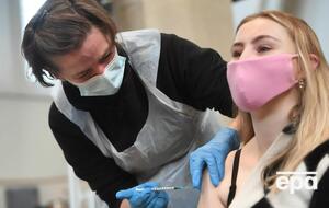 В Moderna утверждают, что бустерная вакцинация их препаратом повышает уровень антител против "Омикрона" от 37 до 80 раз