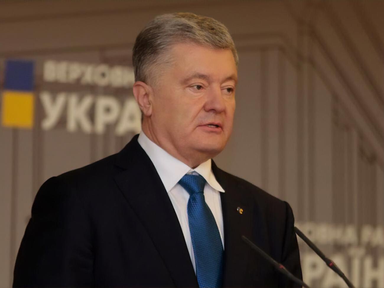Порошенко 17 декабря улетел из Украины