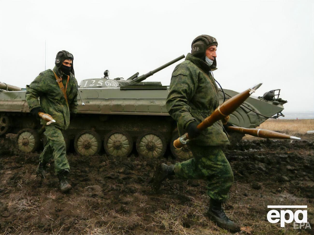 В ОРДЛО постійно перебуває до 800 російських офіцерів, зазначили в ГУР