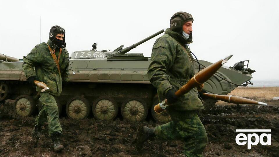 В ОРДЛО постоянно находится до 800 российских офицеров, отметили в ГУР
