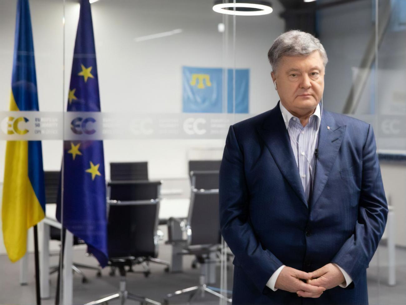 Не Порошенко (на фото), а Зеленський завозить вугілля з ОРДЛО під виглядом російського на мільярди доларів, зазначили у "Євросолідарності"