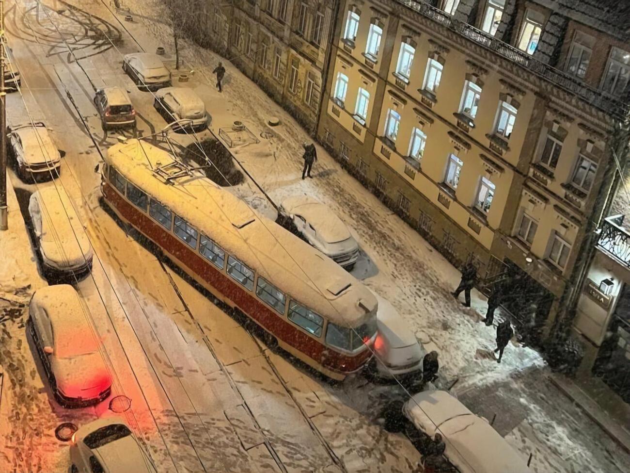 Движение по улице некоторое время было заблокировано