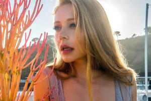 Тина Кароль надела сексуальное вечернее платье