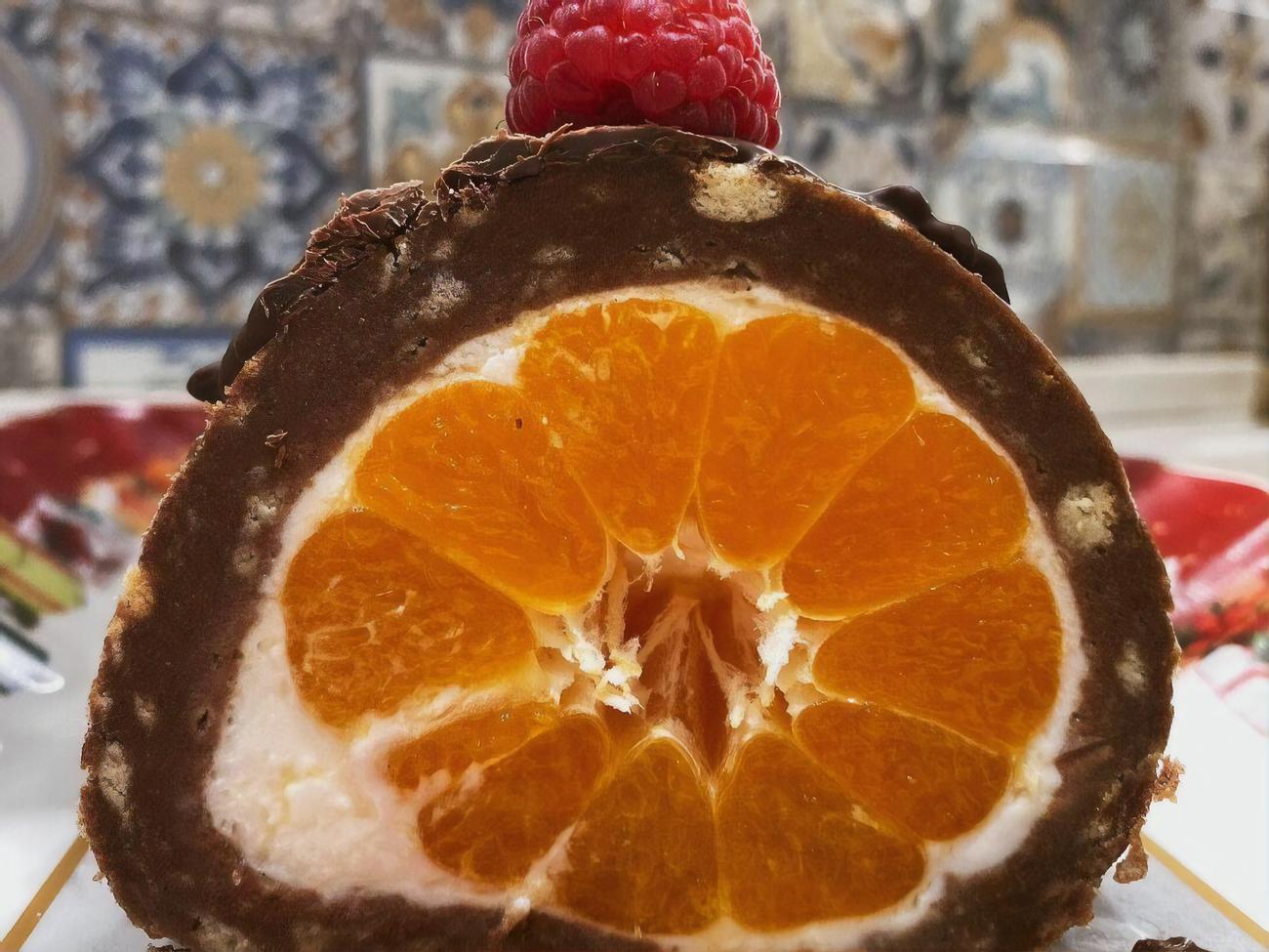 Десерт перед подачей нужно поставить в холодильник на 15 минут