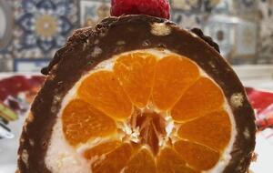 Десерт перед подачей нужно поставить в холодильник на 15 минут