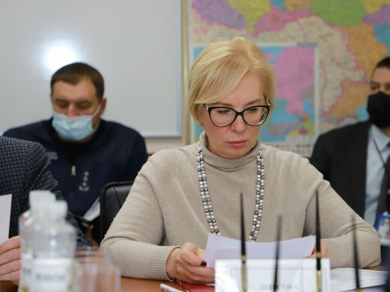 Денисова попросила представителей Красного Креста срочно посетить Назаренко в заключении