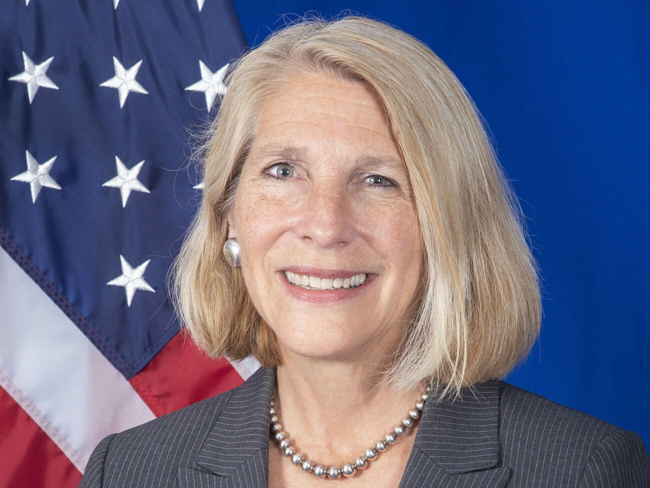 США продолжат передавать Украине военное оборудование, отметила Донфрид