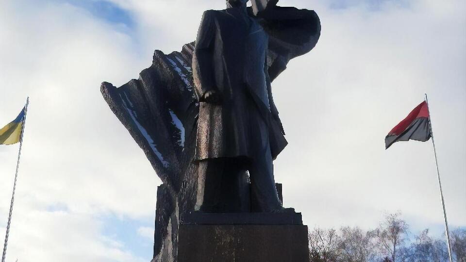 Хуліганів, які пошкодили пам'ятник тиждень тому, вже розшукали