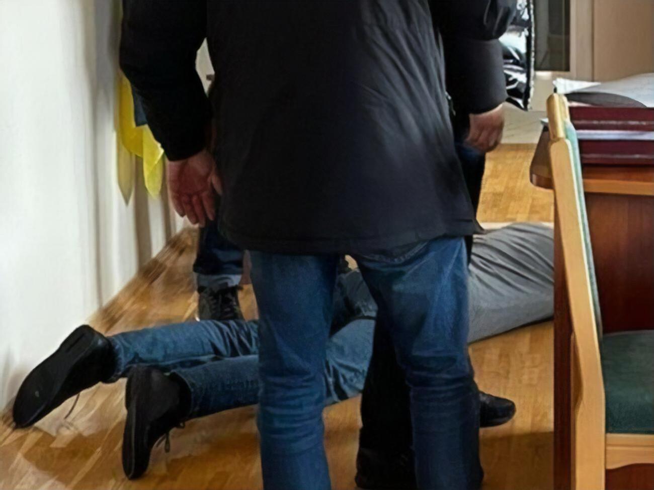 Чиновника подозревают в организации схемы получения взяток от предпринимателей-экспортеров