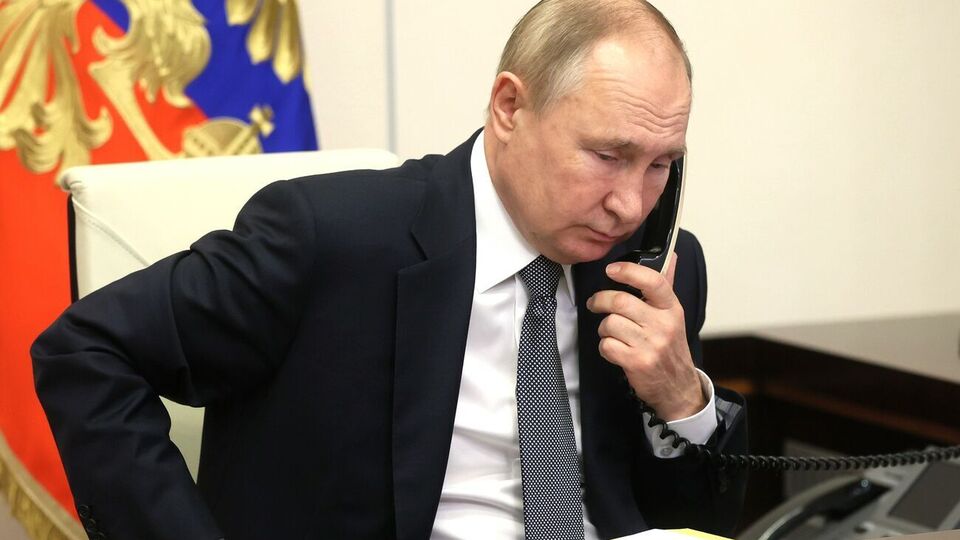 Путін (на фото) та Шольц говорили про посилення російської військової присутності біля України, зазначили в уряді ФРН