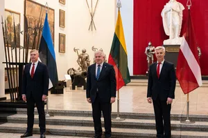 Глави міноборони Естонії, Литви та Латвії назвали нарощування військ РФ спробою підірвати суверенітет України, яка прагне в НАТО