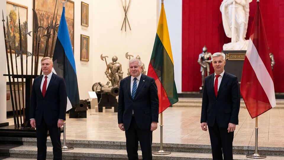 Глави міноборони Естонії, Литви та Латвії назвали нарощування військ РФ спробою підірвати суверенітет України, яка прагне в НАТО