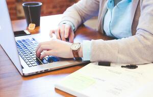 С 1 октября в Украине больничные выдают только в электронной форме