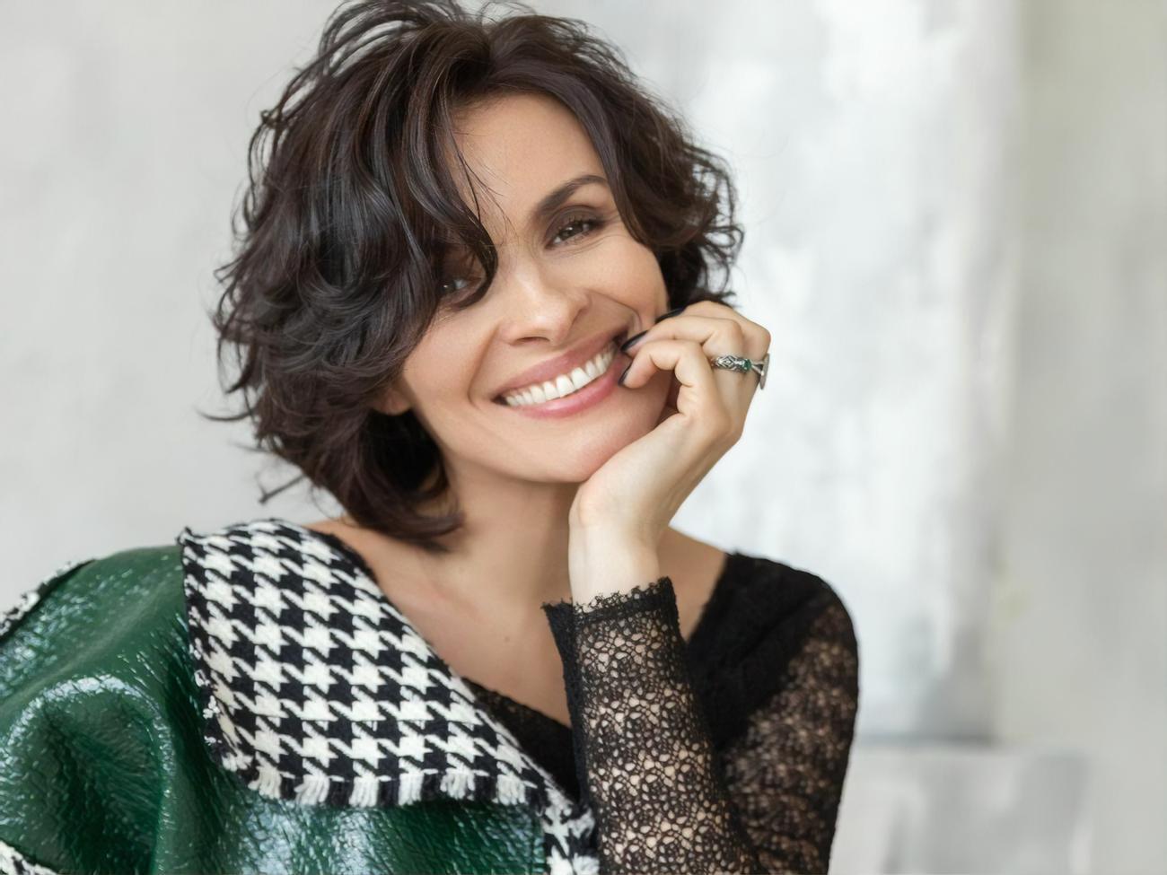 Мейхер продемонстрировала платье собственного бренда