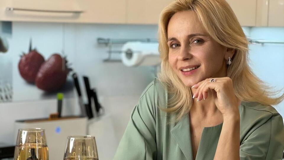 Ребрик 23 декабря 2011 года вышла замуж