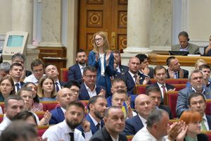 "Слуга народу" лідирує у парламентському рейтингу