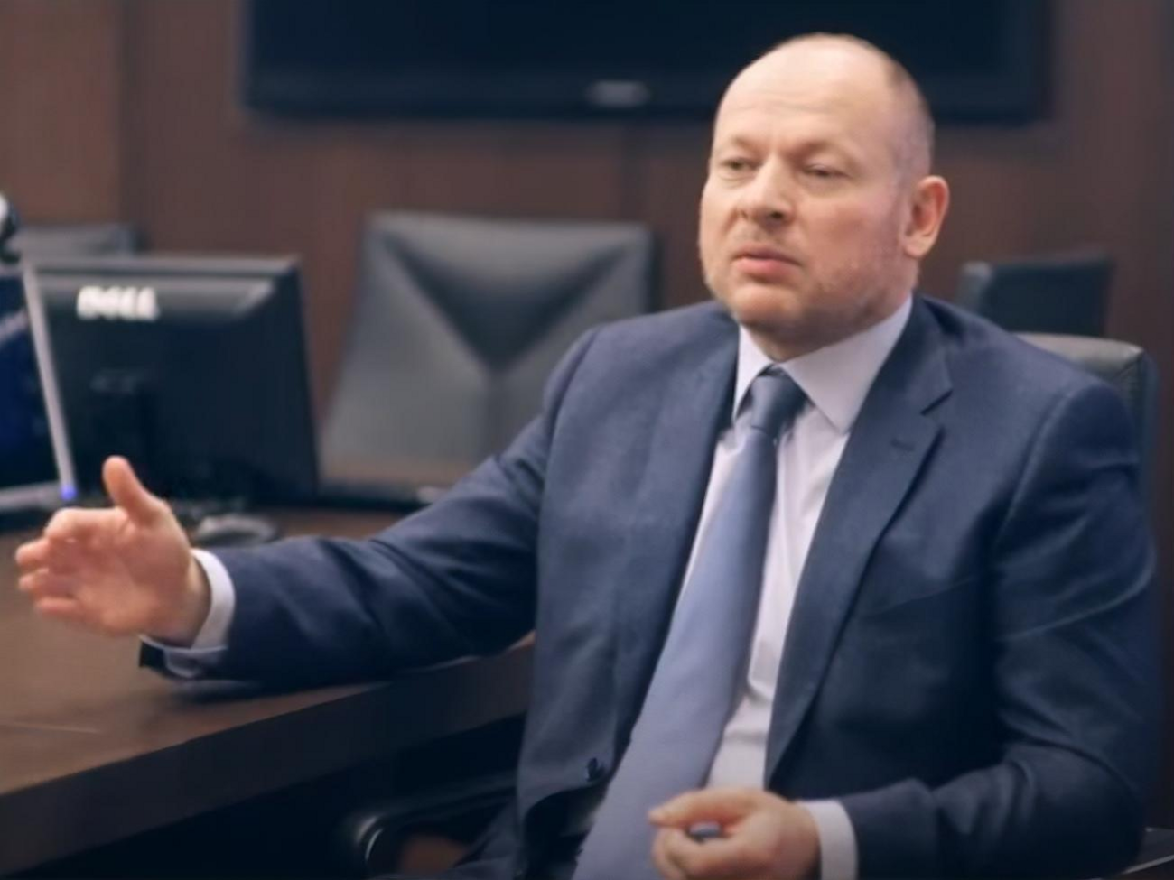 Дубілет живе в Ізраїлі, де набув громадянства, і займається стартапами