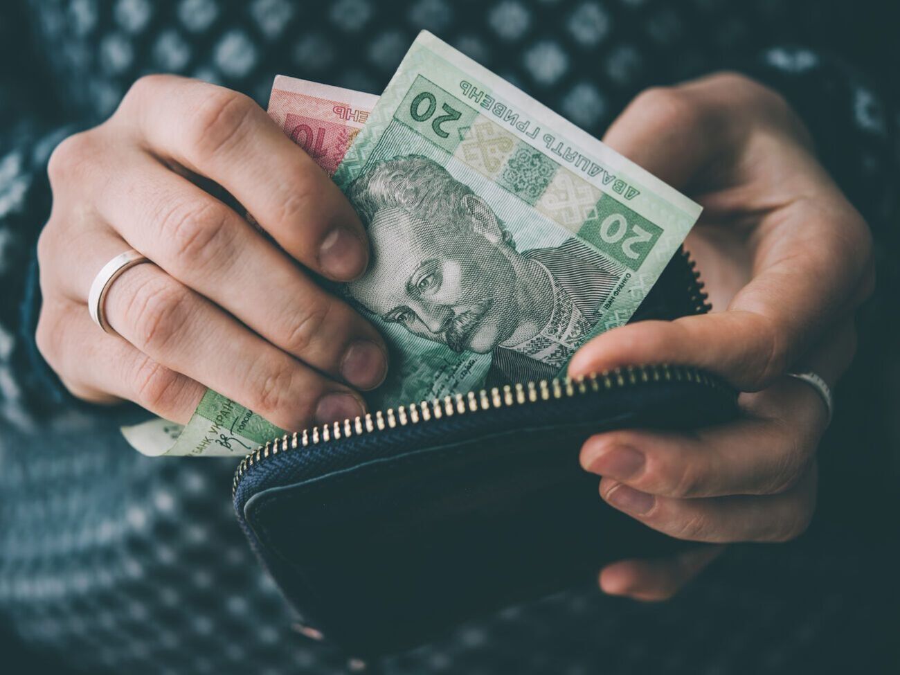 70% украинцев считают, что экономическая ситуация в стране в 2021 году ухудшилась