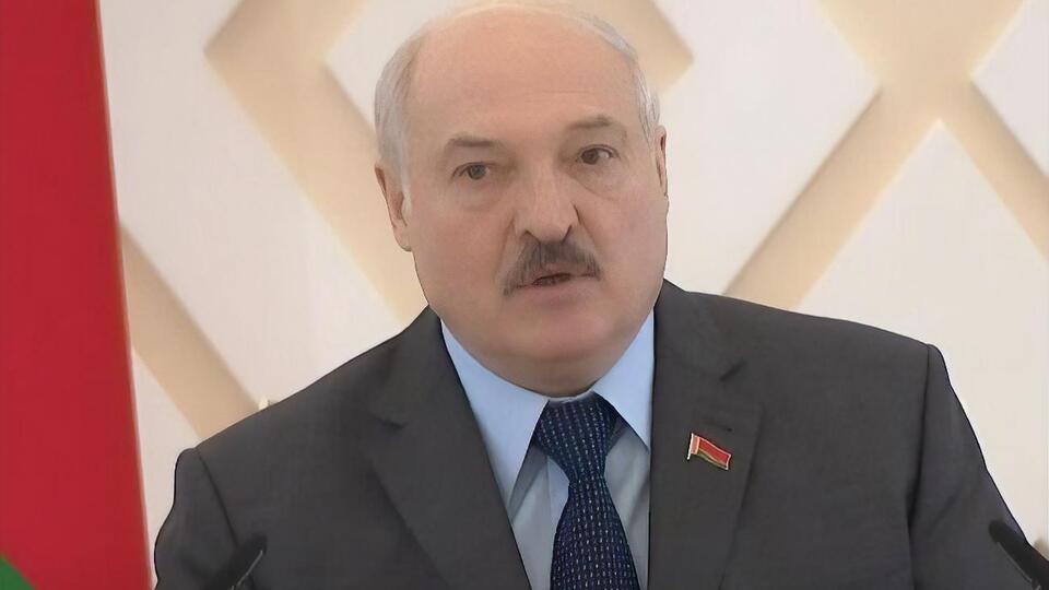 Мы просто ждали, когда они (террористы) под камеру это сделают, заявил Лукашенко