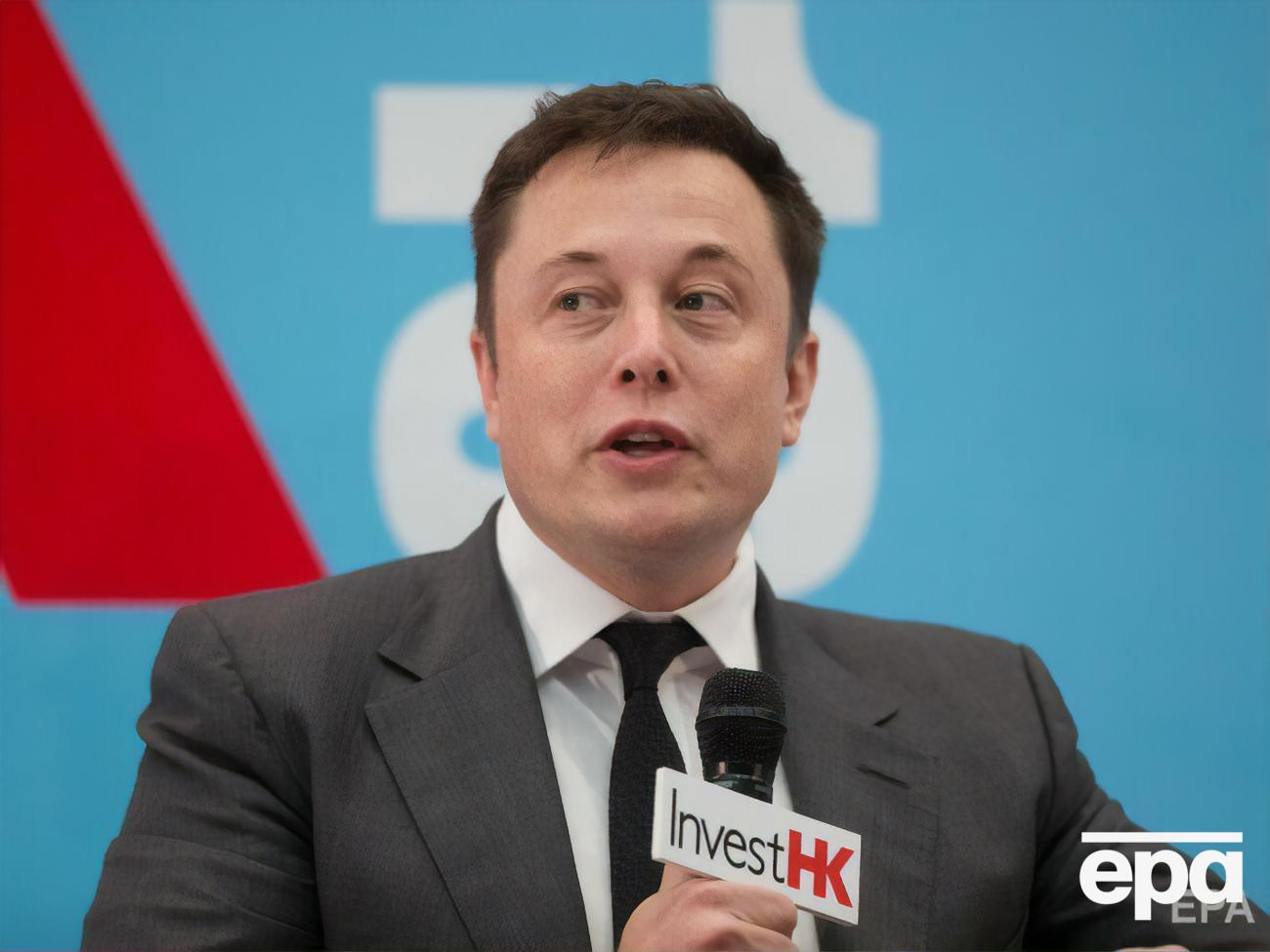 В начале ноября Маск устроил в Twitter опрос о том, стоит ли ему продать 10% своей доли в Tesla