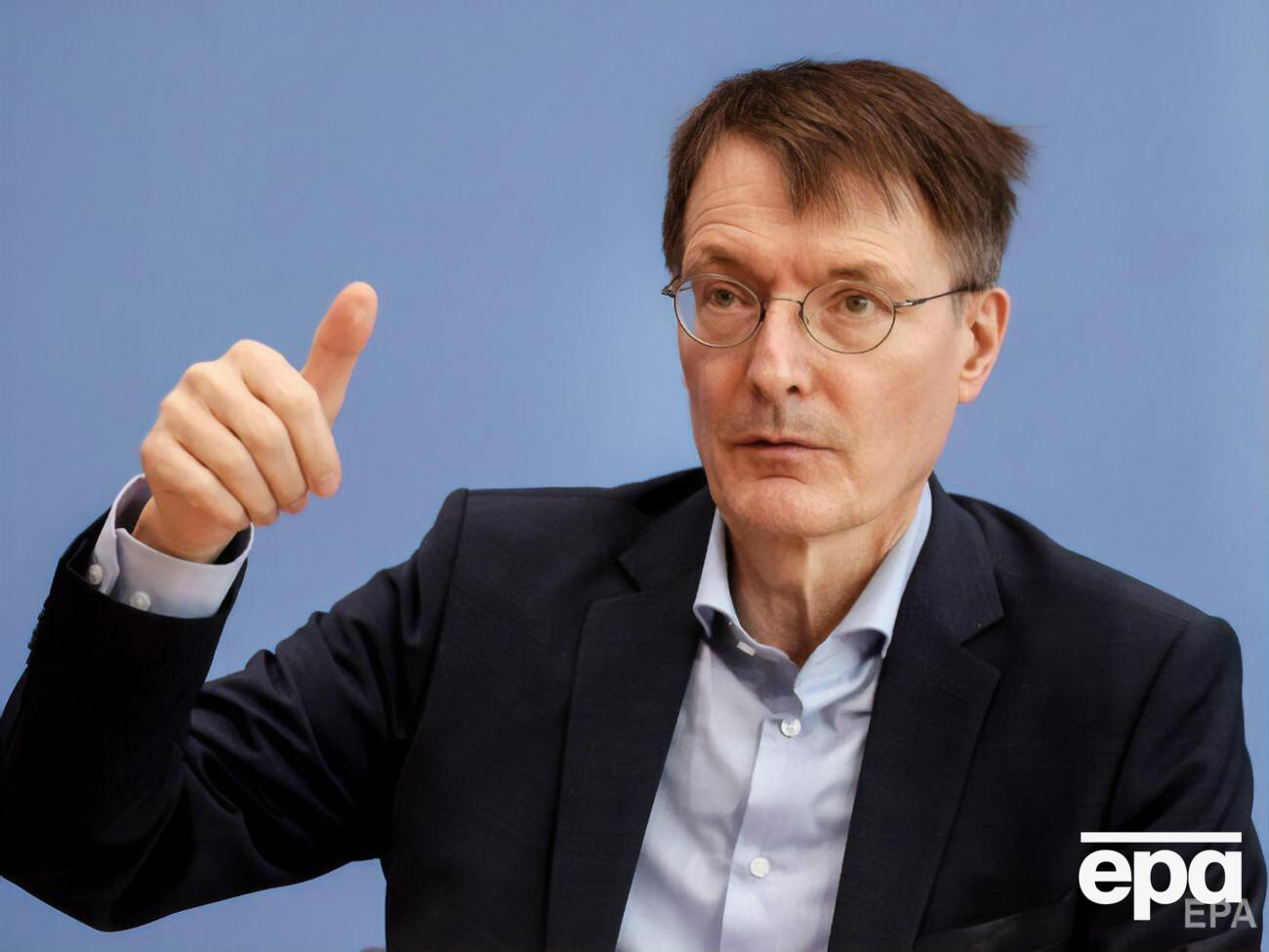 Лаутербах сказал, что "Омикрон" станет доминирующим штаммом в Германии в течение трех недель
