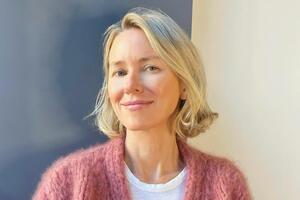 Наомі Воттс приєдналася до зірок, які повністю виступають за самовираження своїх дітей