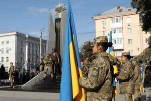 За даними Міноборони України, 15% особового складу ЗСУ складається з військовослужбовців-жінок