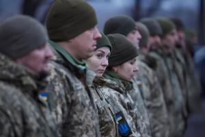 До конца 2022 года на воинский учет должны стать украинки – представительницы десятков профессий