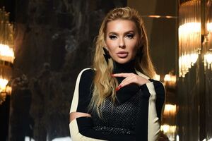 Буткевич спела песню на украинском языке "Гріх маю"