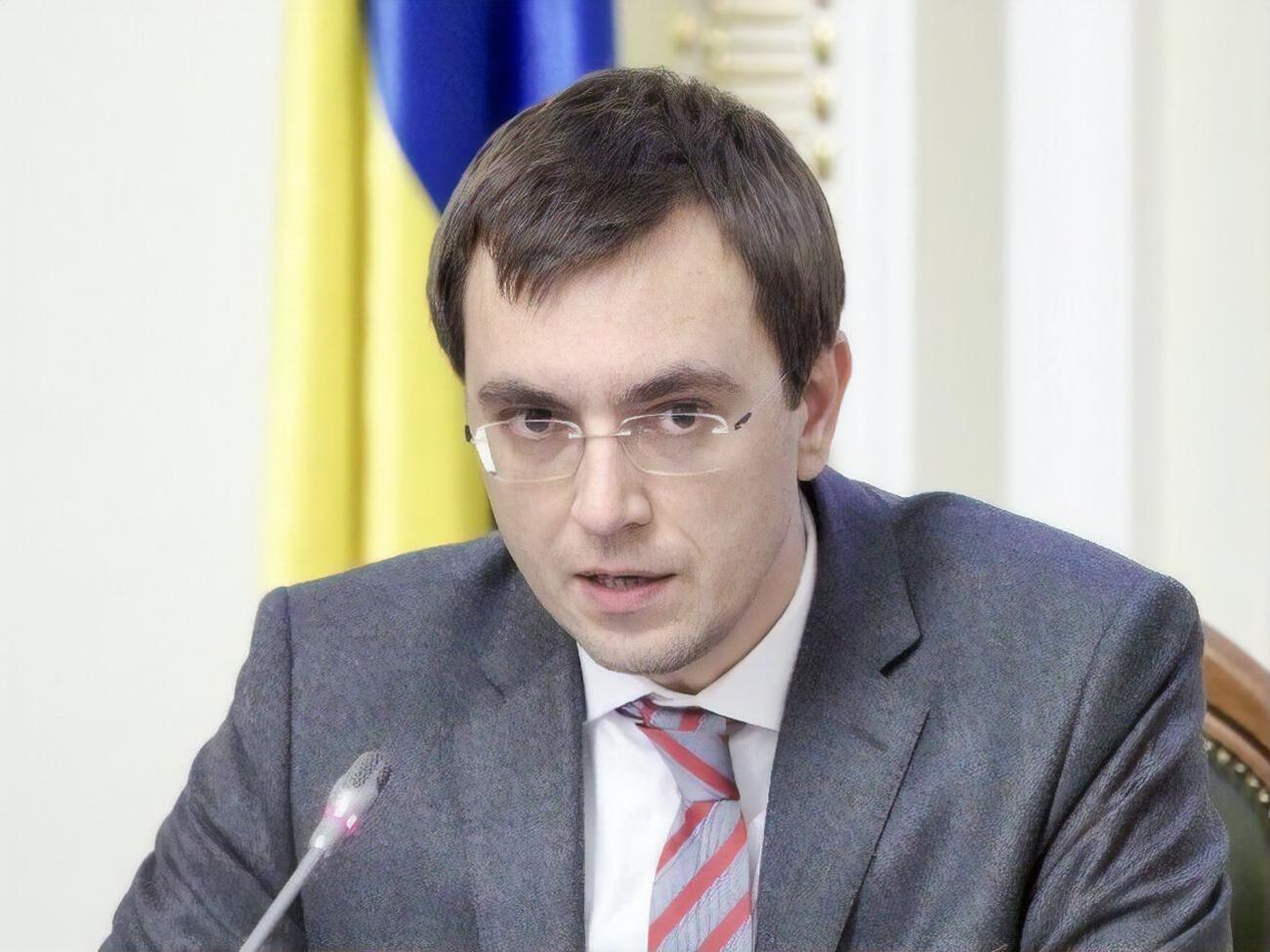 Володимир Омелян: <span>По <span>факту, окрім гучних заяв з боку влади, що ми будемо тисячами, десятками тисяч будувати вантажні вагони, сотнями – пасажирські вагони, закуповувати нові локомотиви та потяги – фінансування для цього немає&l