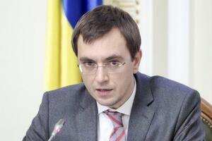 Володимир Омелян: <span>По <span>факту, окрім гучних заяв з боку влади, що ми будемо тисячами, десятками тисяч будувати вантажні вагони, сотнями – пасажирські вагони, закуповувати нові локомотиви та потяги – фінансування для цього немає&l