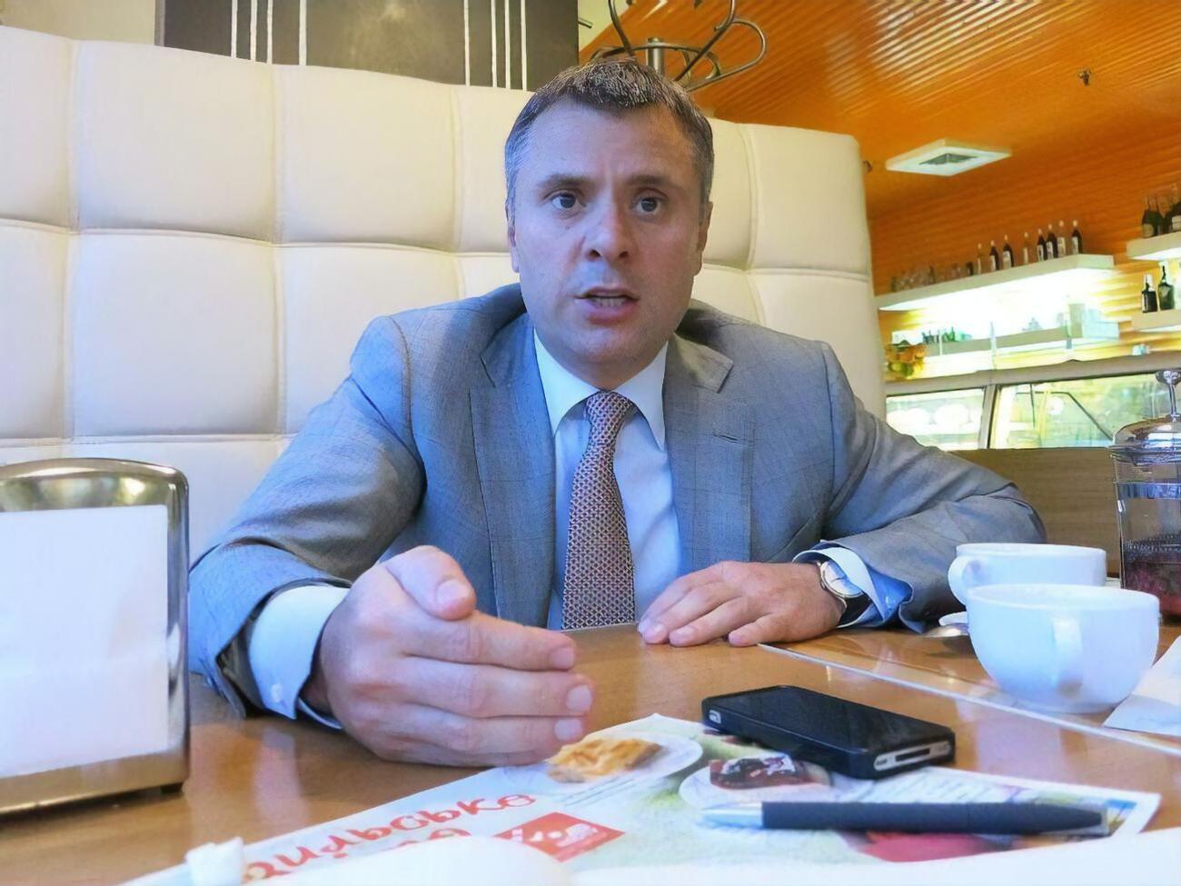 Витренко отметил, что "Газпром" качает через Украину больше газа, чем прописано в контрактах