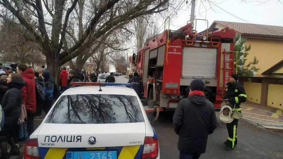 Поліція не виявила вибухівки в навчальних закладах Бердянська