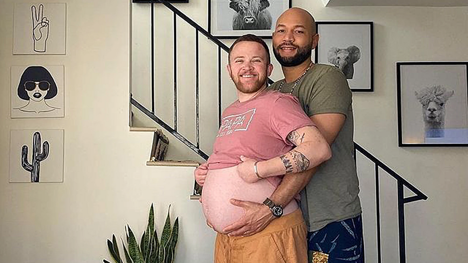 Беннетт Каспар-Уильямс чувствовал дискомфорт, когда работники медучреждения называли его "мамой"