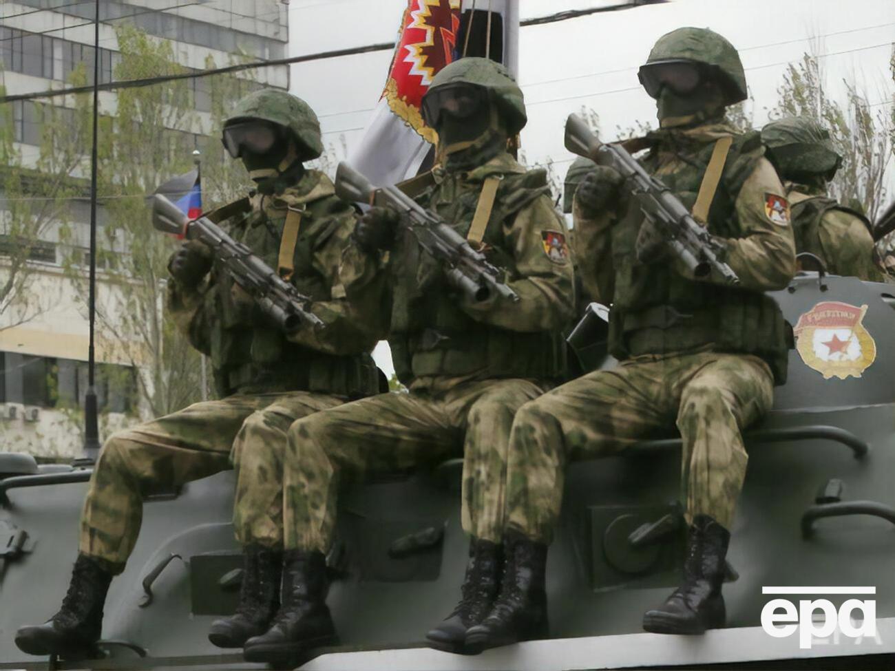 Вербовщики "собирают всех, у кого есть боевой опыт", сообщил Reuters один из наемников
