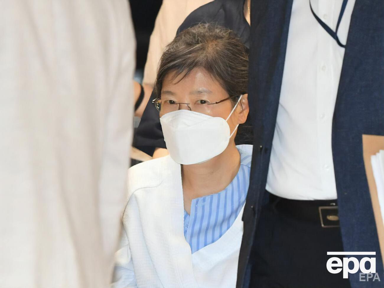 Амнистия Пак Кын Хе была объявлена в связи с ухудшением ее здоровья