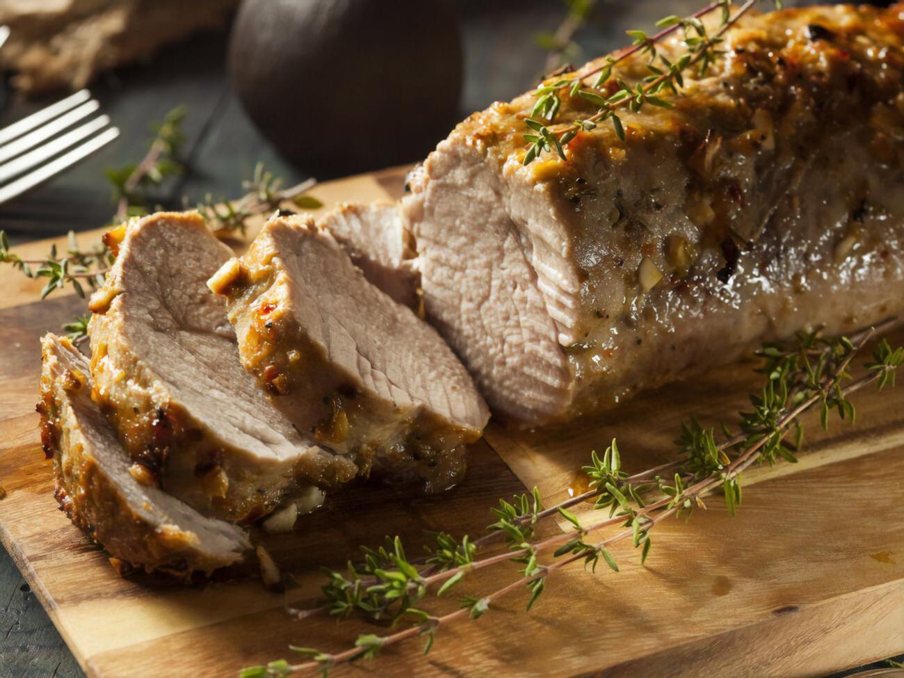 Мариновать буженину необходимо два часа