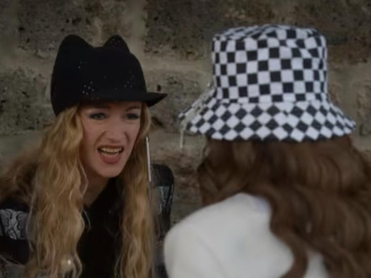 Образ Петры (слева) получился карикатурным, отметил Ткаченко