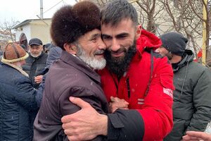 Поддержать Наримана Аметова пришли около 400 человек