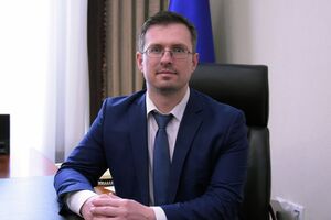 По словам Кузина, пересмотр карантинных ограничений из-за "Омикрона", скорее всего, произойдет в конце января следующего года